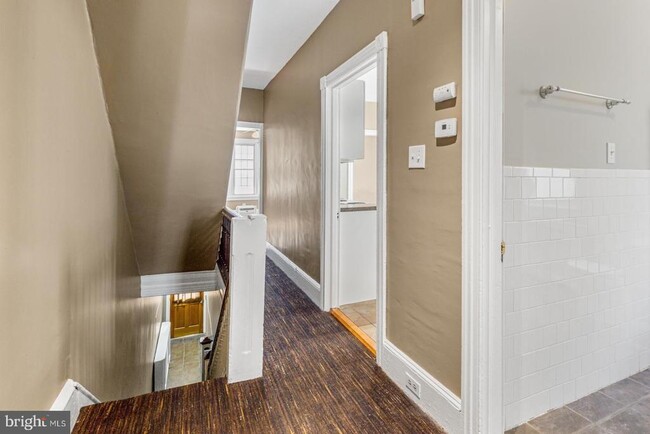 Building Photo - 426 Martin St