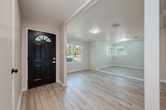 Foto del edificio - 23130 Bayleaf Dr