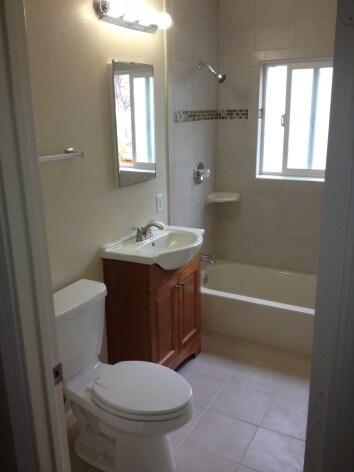 Interior de 1 - 1839 Latham St