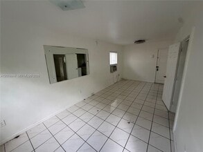 Building Photo - 2430 SW 25th Ter