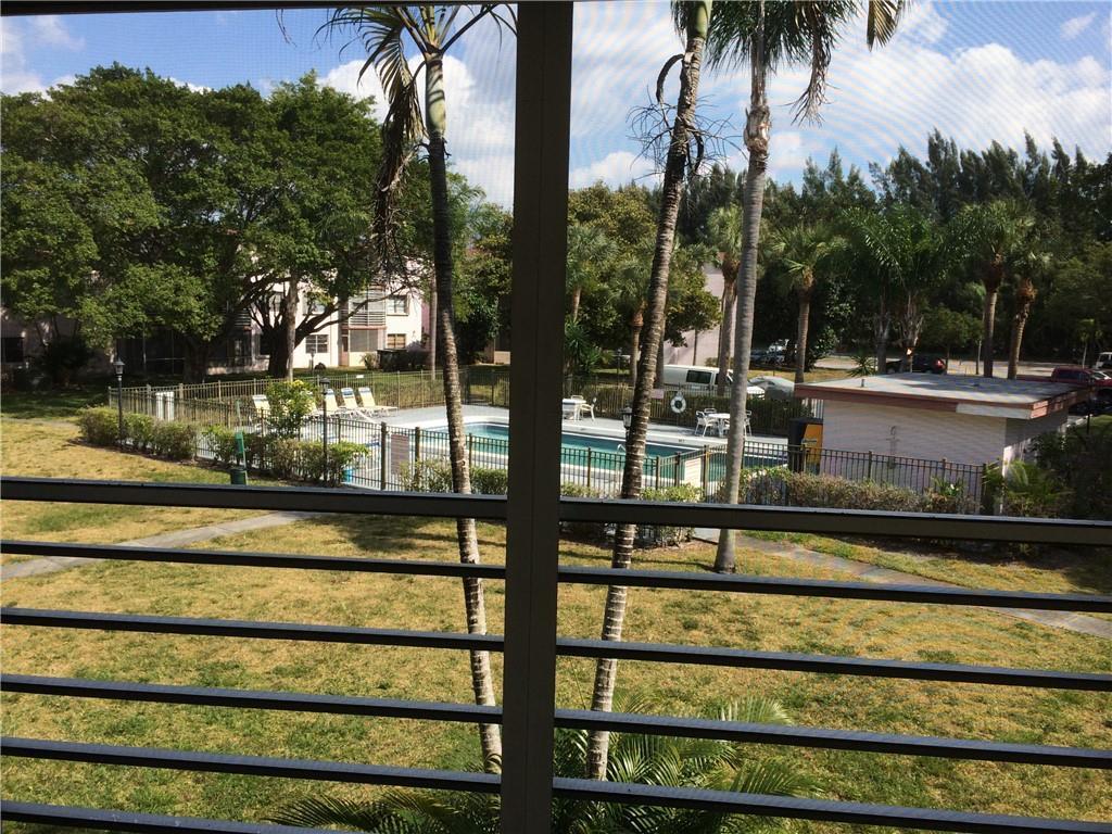 Foto principal - 4374 NW 9th Ave