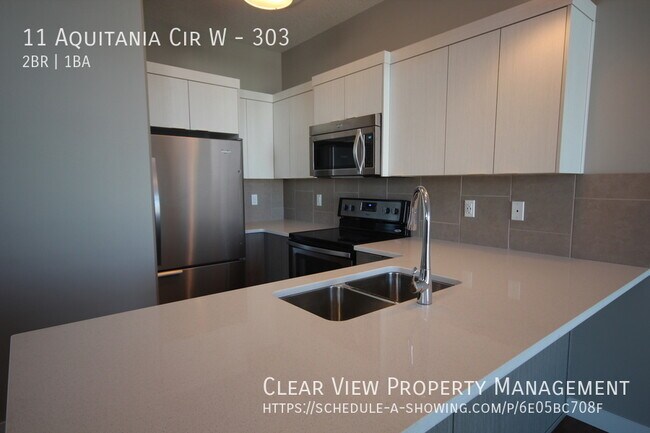 Photo du bâtiment - 2 Bedroom condo across from the Crossings ...