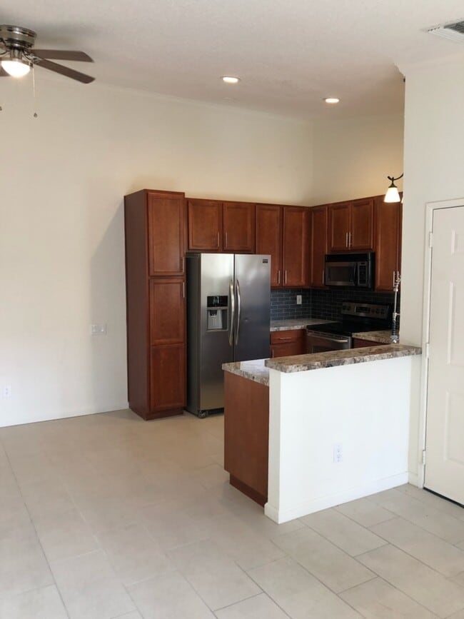 Building Photo - Two Bedroom Condo in Saddleback - A Gated ...