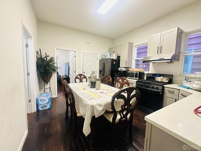 Foto del edificio - 673 Catherine St