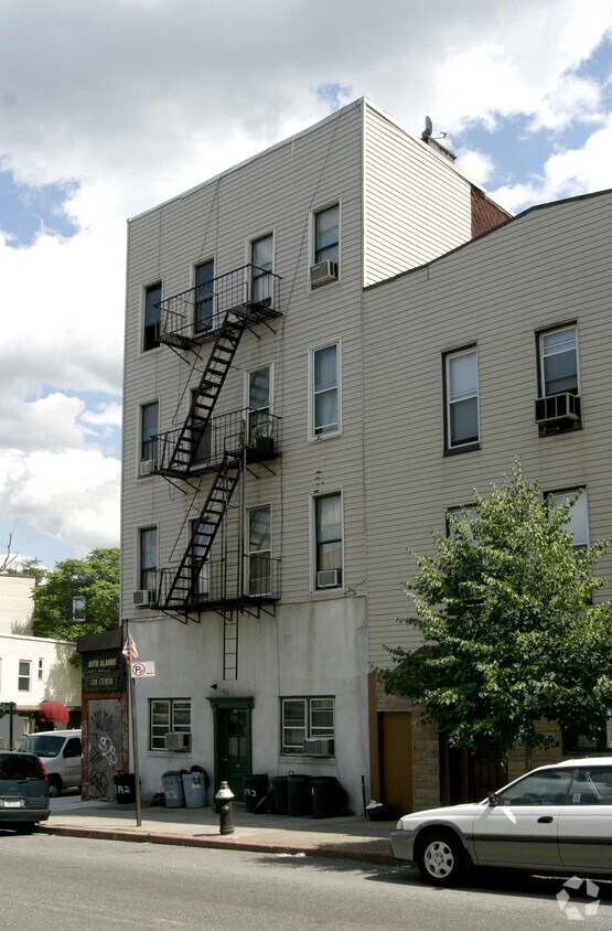 Building Photo - 192 Greenpoint Ave