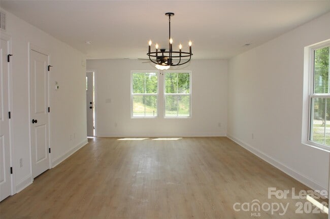 Foto del edificio - 574 W Park Ave