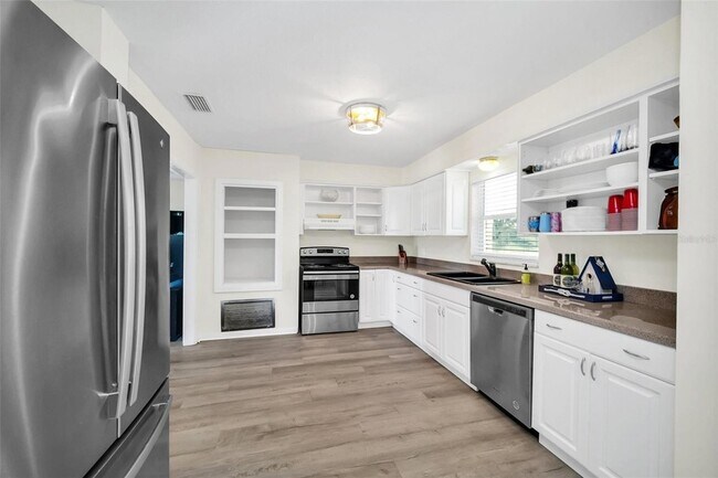 Building Photo - 5 SE Ocale Way