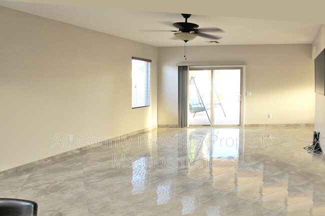 Building Photo - 23617 W Mohave St