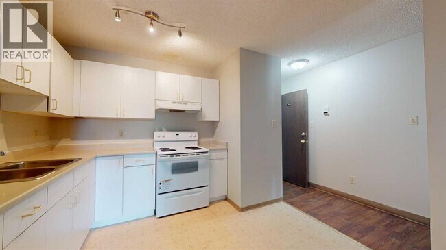 Photo du bâtiment - 5117-5144 44 St