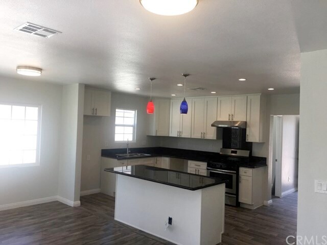 Building Photo - 4208 Lindell Ave