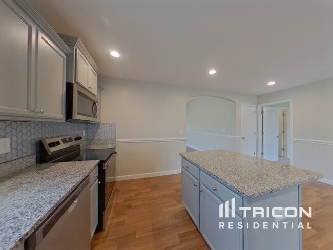 Building Photo - 800 Alley Ridge Dr