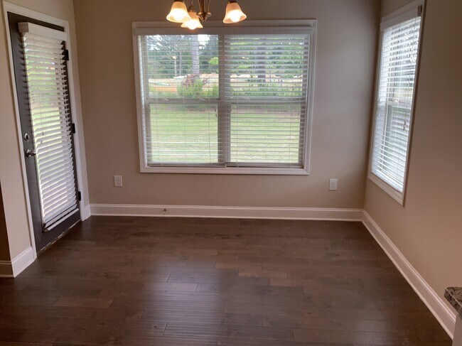 Foto del edificio - 1289 Victoria Walk Ln