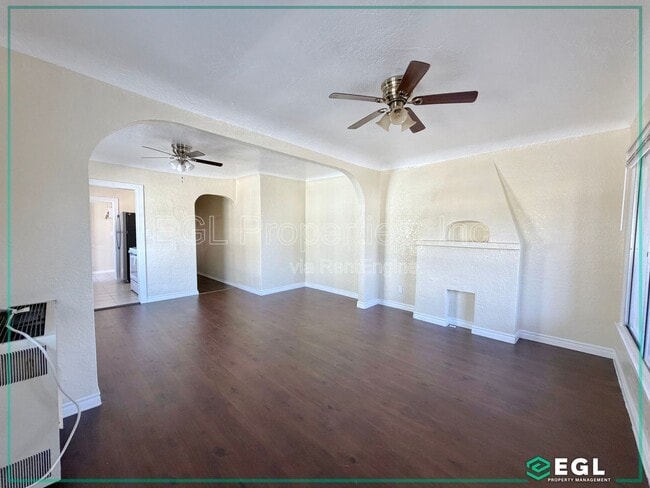 Building Photo - 3014 Division St