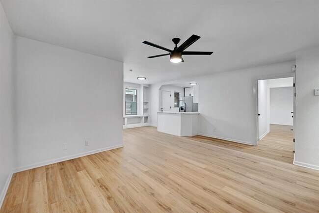 Building Photo - 2305 Longview St