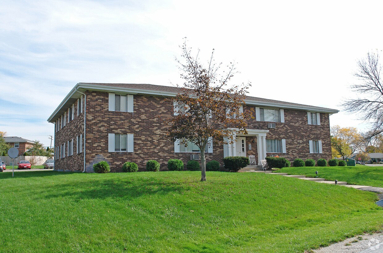 Building Photo - 4315 Kennedy Dr