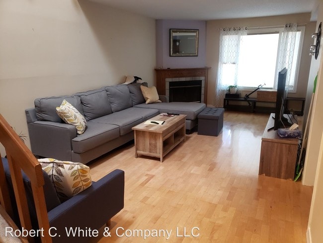 Building Photo - 2 br, 2.5 bath House - 38 Apple Hill