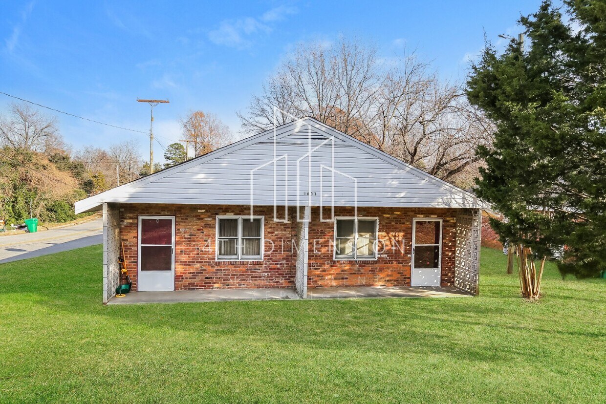 Primary Photo - 2 Bedroom 1 Bath High Point Duplex