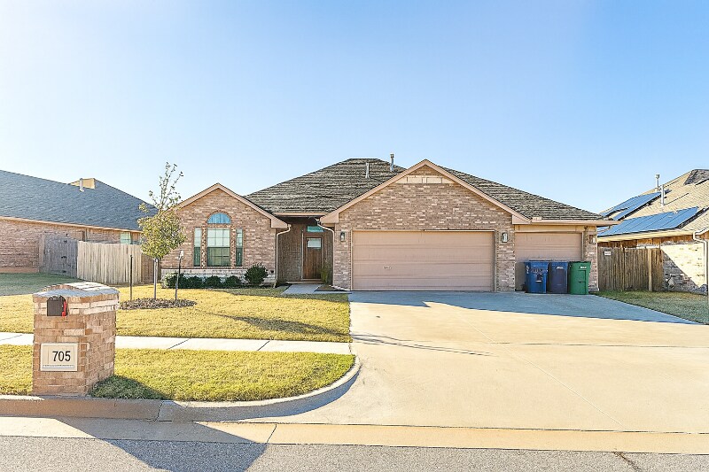 Photo - 705 Bobcat Trl (Yukon, OK)