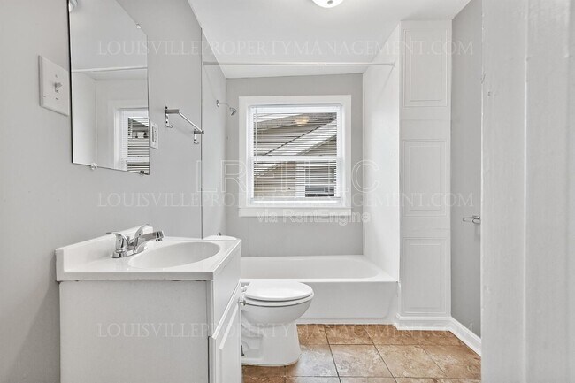 Foto del edificio - 4143 W Market St