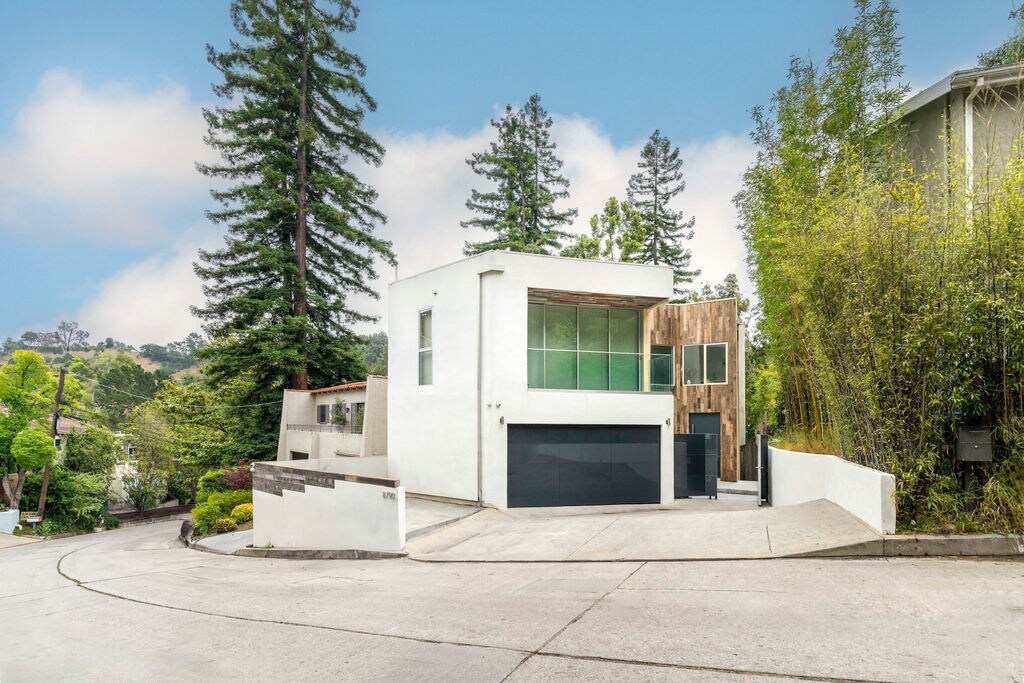 Foto principal - 8790 Lookout Mountain Ave