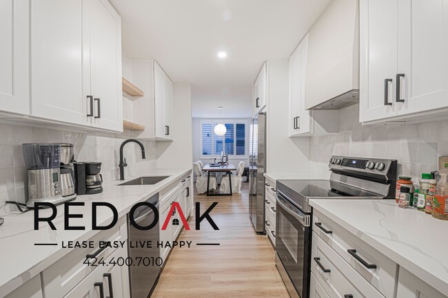 Building Photo - 927 Kings Rd