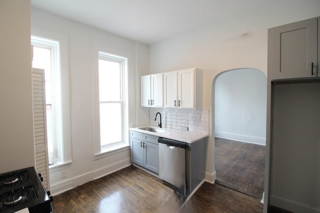 Building Photo - 1362 N Bosworth Ave