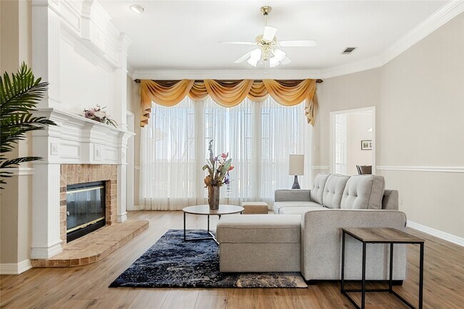 Foto del edificio - 118 W Greenbriar Ln