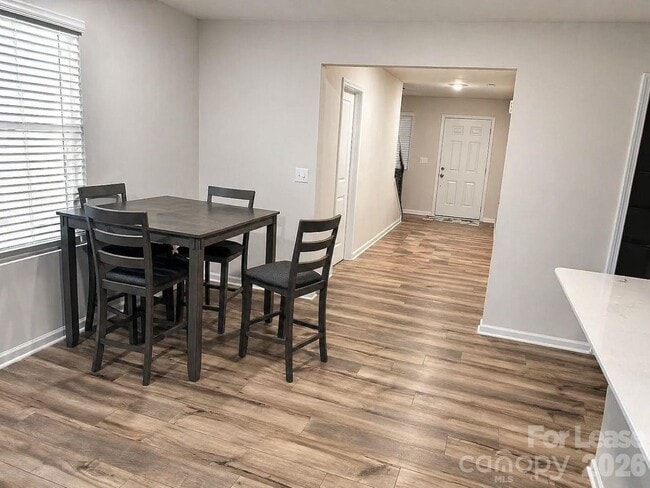 Foto del edificio - 10227 Chatham Run Ln