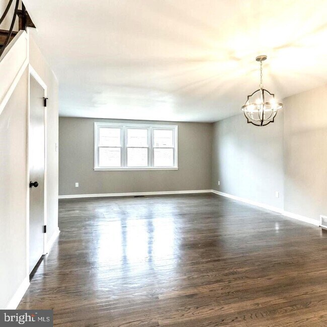 Foto del edificio - 2816 Woodbridge Rd
