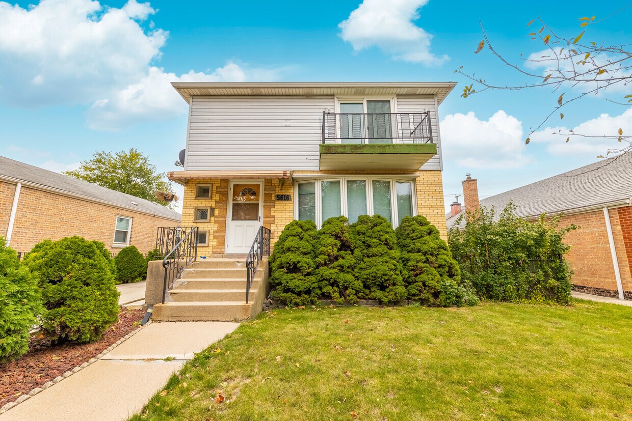 5616 S Mayfield Ave, Chicago, IL 60638 House Rental in Chicago, IL