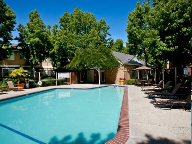 Building Photo - Crossroads