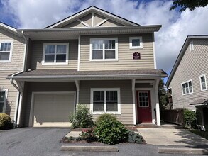 Building Photo - 43 Foxden Dr