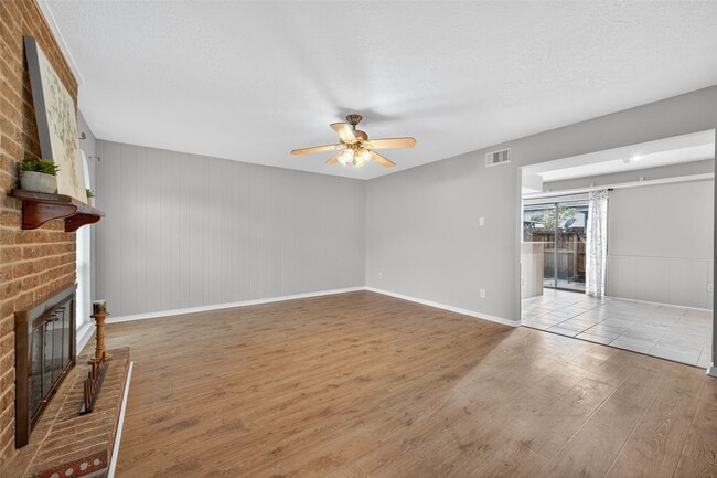 Building Photo - 1445 Bonanza Rd