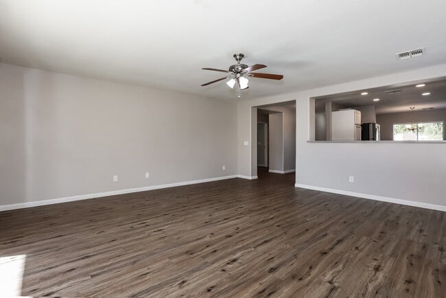 Building Photo - 4665 E Pinto Valley Rd