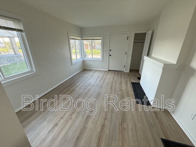 Foto del edificio - 710-712 Frebis Avenue - 712