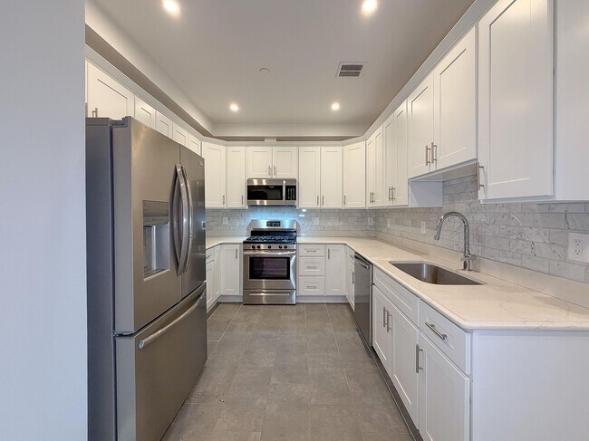 Foto del edificio - 311-315-315 West Side Ave