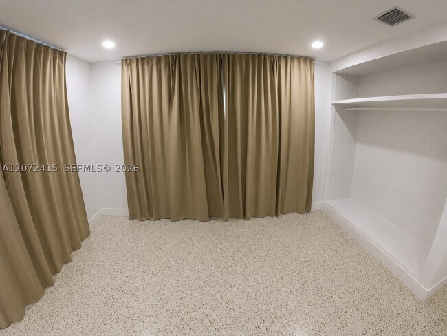 Foto del edificio - 13330 NE 3rd Ct