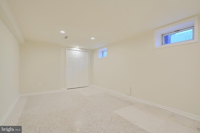Foto del edificio - 6409 Eastern Pkwy