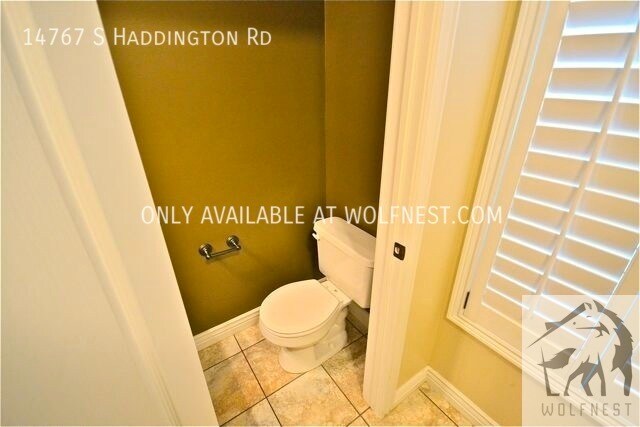 Building Photo - No Deposit Option! Elegant 3 Bedroom South...