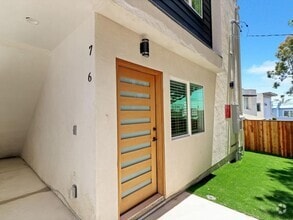 Building Photo - 644 Pier Ave