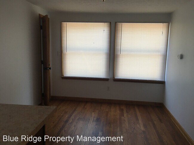 Foto del edificio - 1 br, 1 bath House - 2408 Gilmore Street