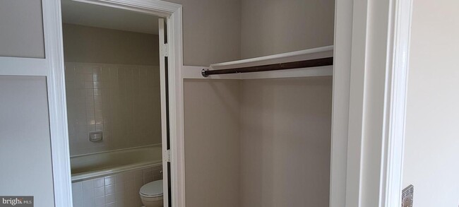 Foto del edificio - 102 Chesterfield Ln