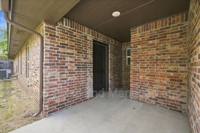 Building Photo - 404 Chalk Hill Ct