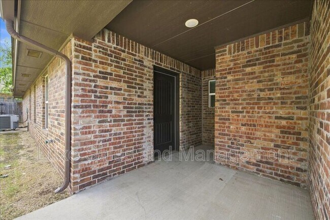 Foto del edificio - 404 Chalk Hill Ct