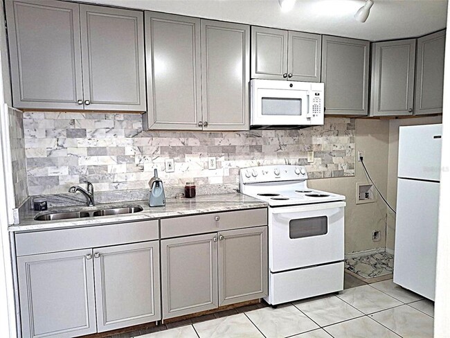 Building Photo - 3947 Mohr Ave N