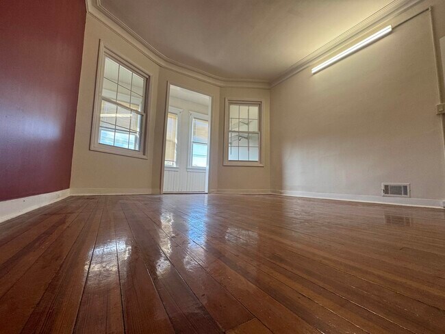 Foto del edificio - 85 W 50TH St