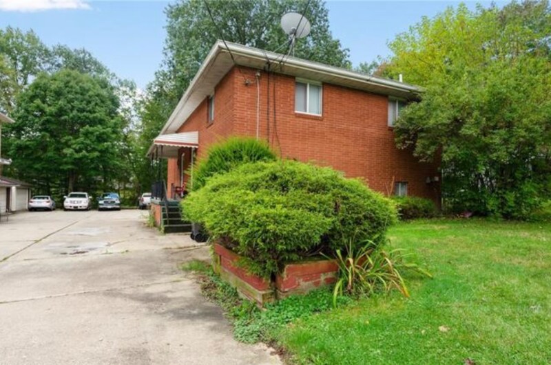 Primary Photo - 3813 Elmwood Ave