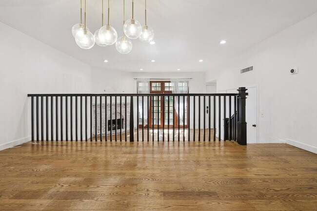 Foto del edificio - 6509 Kester Ave