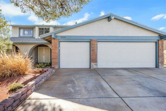 Foto del edificio - 3225 Mountain Spring Rd