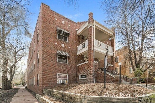 Foto del edificio - 970 N Pearl St